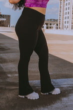 Bootcut Pocket Legging in Black