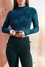 Misfit Mock Neck in ‘Nightlock’ (small)