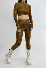 Misfit mock neck in Nutmeg