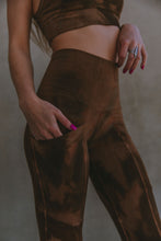 Essential Pocket Legging in Espresso