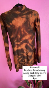 Brown marble dye mock neck size small