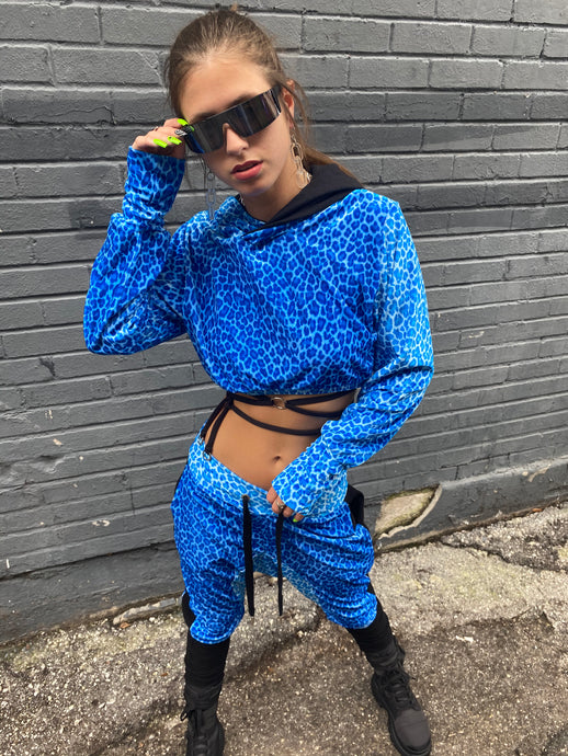 Cropped hoodie (available in both prints)